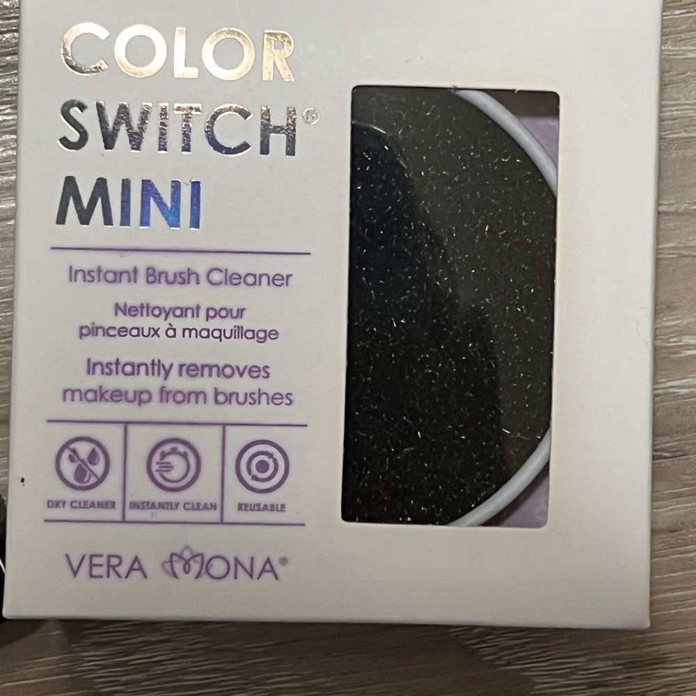 Vera Mona Color Switch Mini Make Up Brush Cleaner